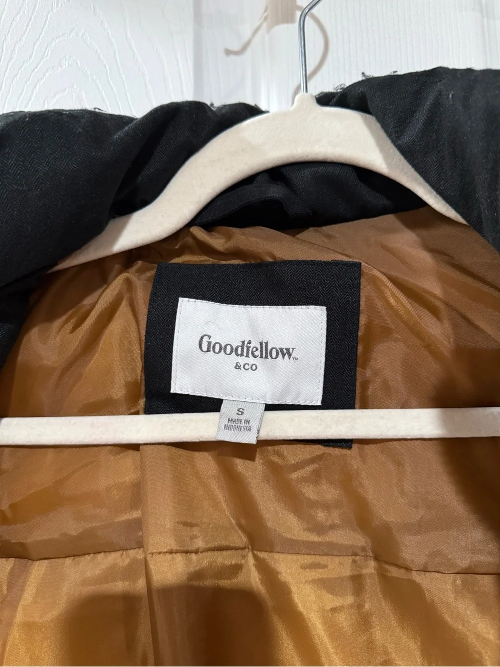 Goodfellow & Co Black Quilted Vest with Tan Interior